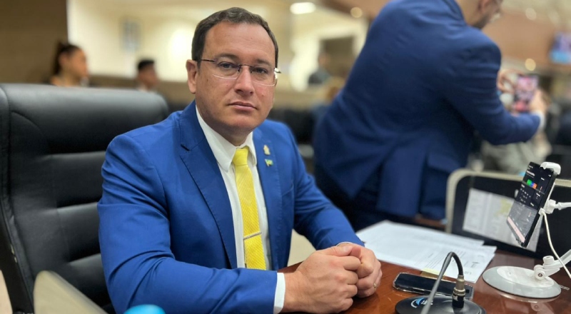 Raiff Matos apresenta proposta para recarga de veículos elétricos