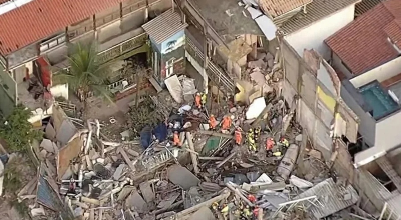 Casa de repouso desaba e deixa idosos soterrados em Belo Horizonte: Ações de resgate e apoio.