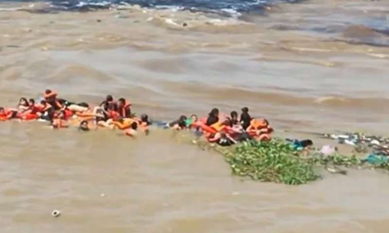 Cinco pessoas continuam desaparecidas um mês após naufrágio no Amazonas