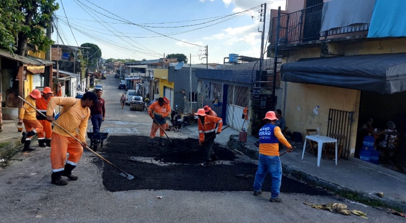 Prefeitura de Manaus intensifica recuperação viária e melhora tráfego