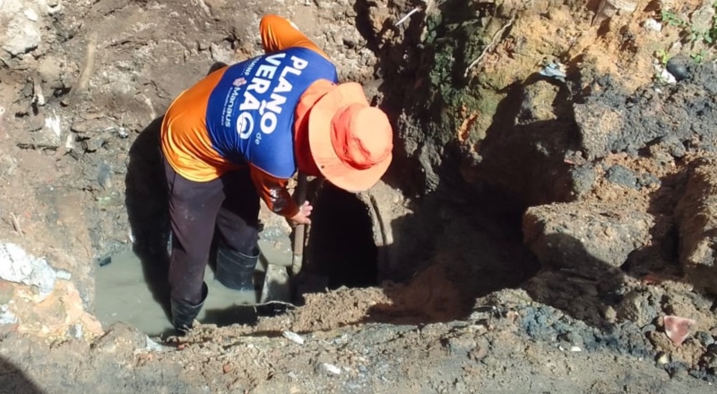 Prefeitura de Manaus realiza reparos em drenagem para melhorar infraestrutura