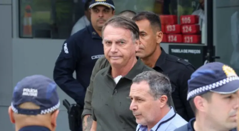 Moraes impõe 12 regras para a prisão domiciliar humanitária de Bolsonaro com segurança