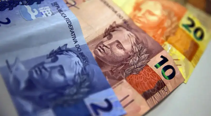 Aposentados e pensionistas do INSS recebem 13º com segurança