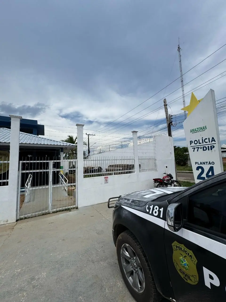 Criança de 2 anos é encontrada sozinha na rua e resgatada