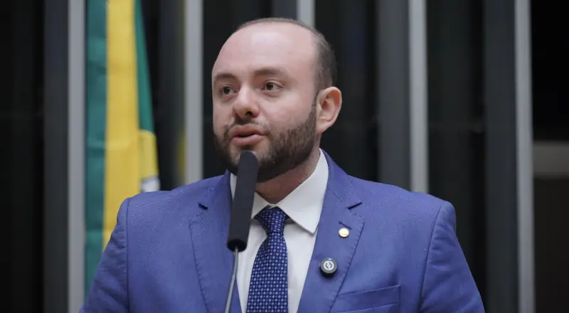 Deputado Fausto Jr. apresenta projeto para reintegrar empresas ao Simples Nacional