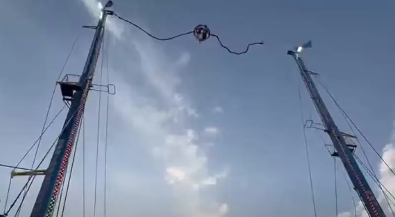 Veja momento em que cabo de brinquedo se rompe e causa acidentes