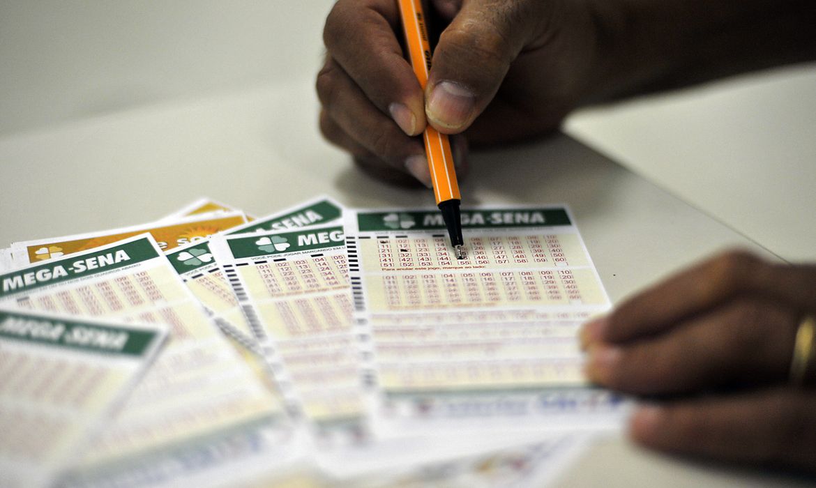 Mega-Sena acumula novamente e prêmio atinge R$ 115 milhões