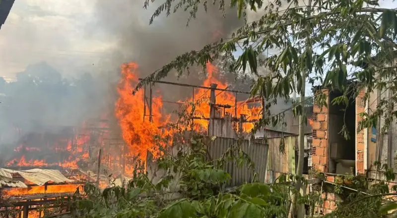 Saiba como ajudar famílias que perderam tudo em incêndio na Zona Oeste de Manaus com doações e apoio.