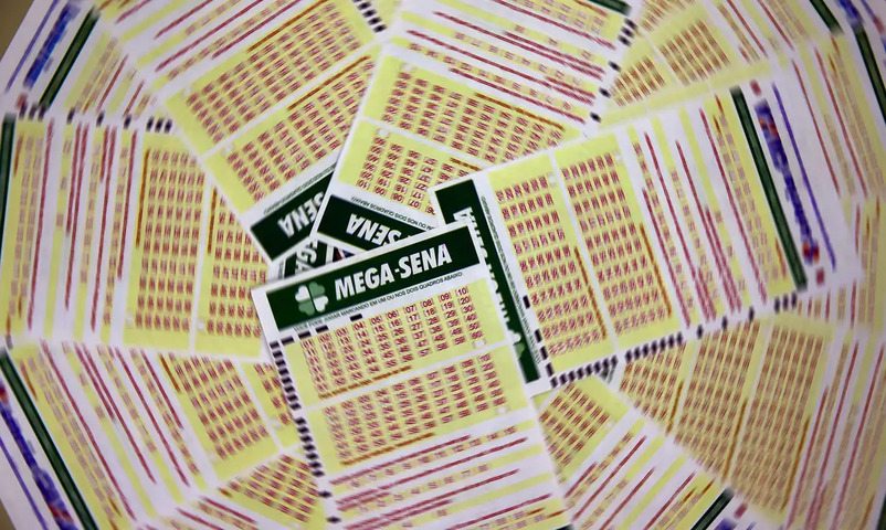 Mega-Sena acumula e prêmio principal atinge R$ 10 milhões