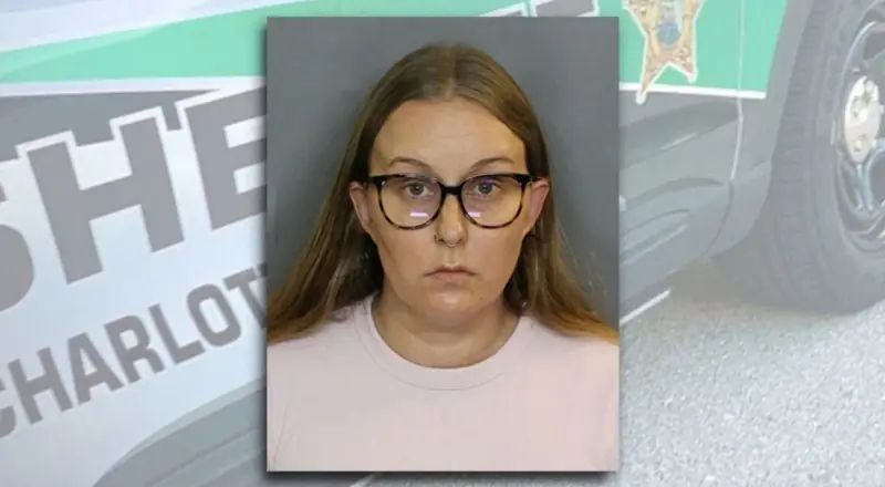 Professora da Flórida é presa após confessar crimes graves