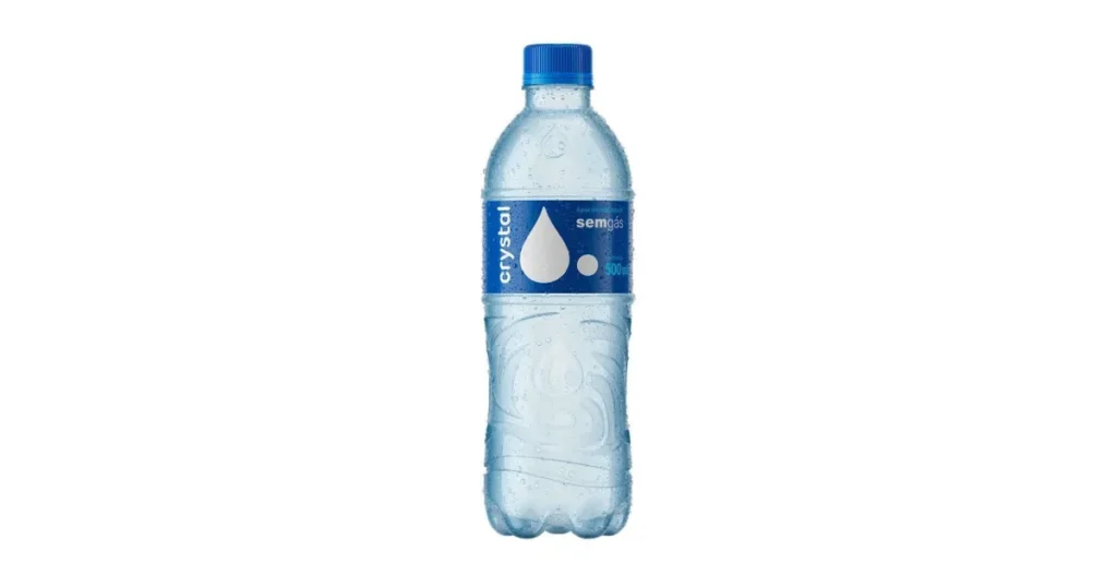 Consumidores devem ficar atentos: água Crystal com bactéria recolhida