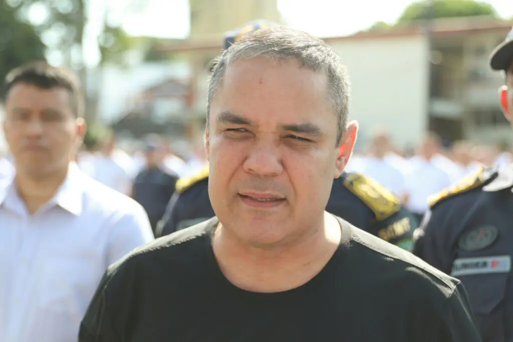 Coronel Vinícius critica Salazar e reafirma posição da direita
