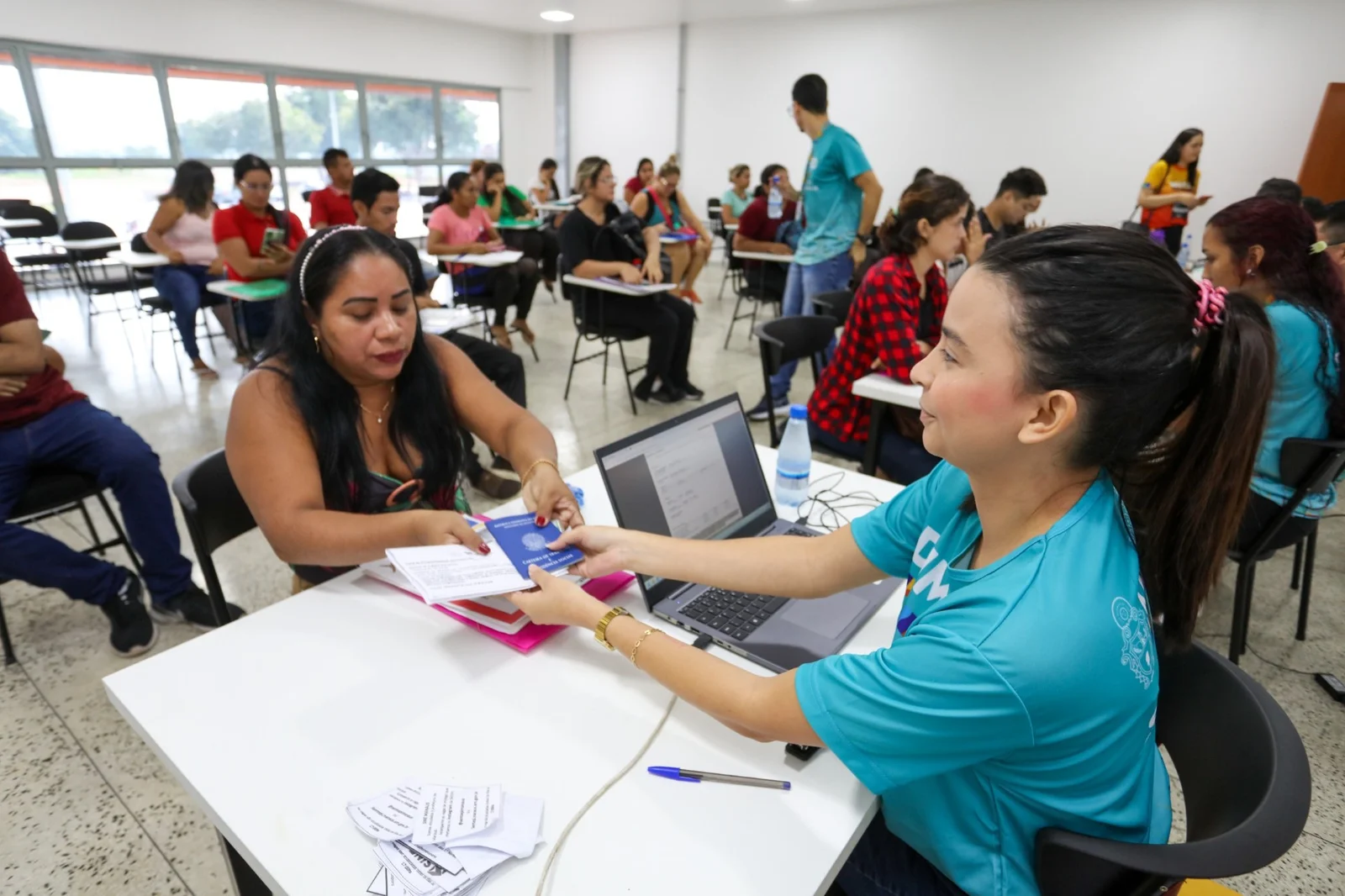 Sine Manaus oferta 648 vagas de emprego nesta quinta-feira e mais!