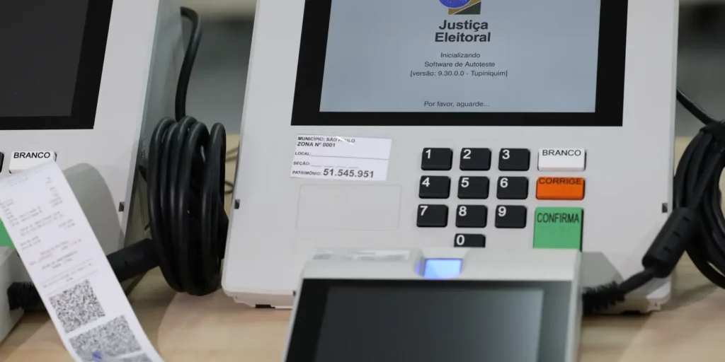 Justiça Eleitoral afasta servidores para garantir eleições justas