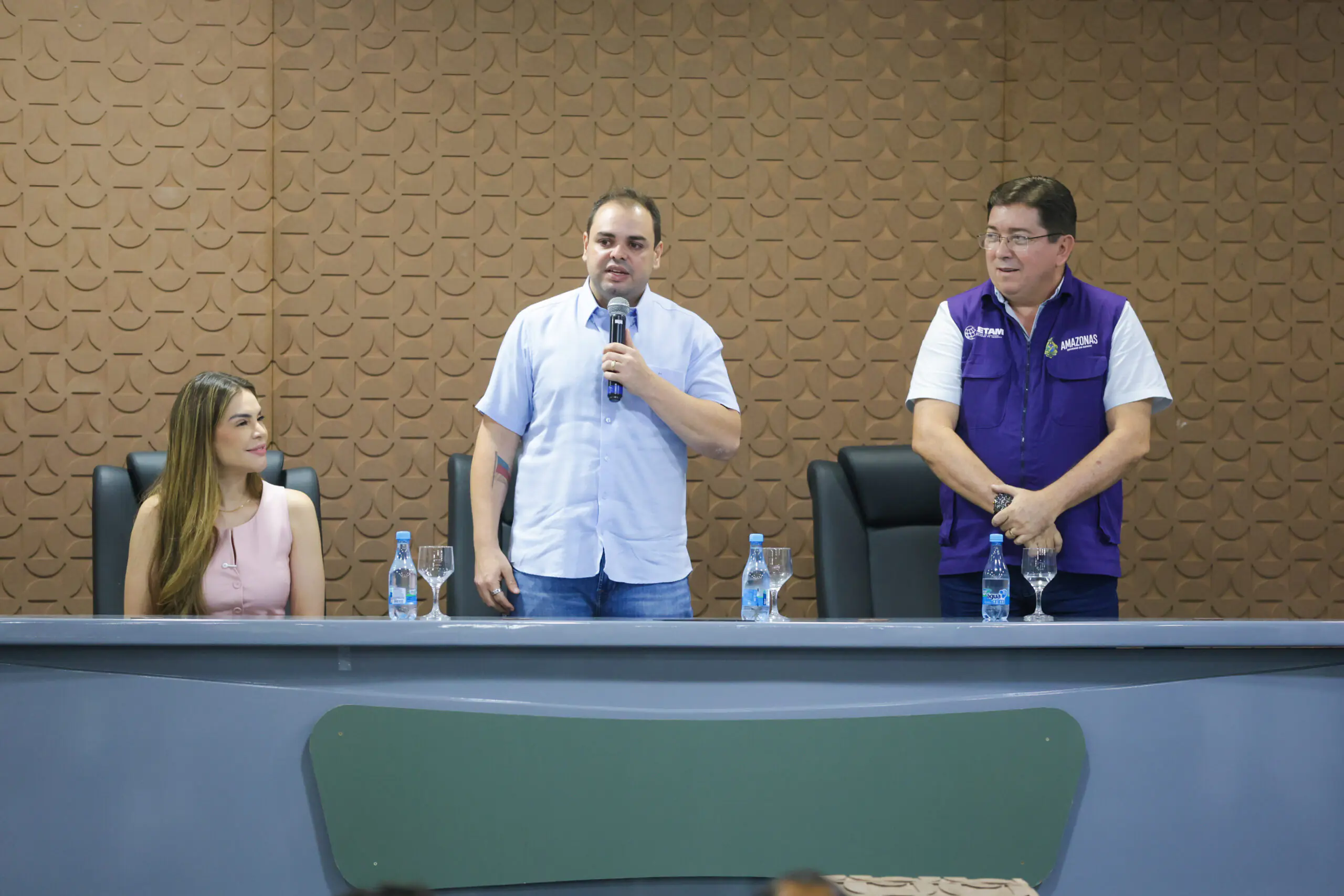 Roberto Cidade anuncia ampliação da capacitação em cursos EaD