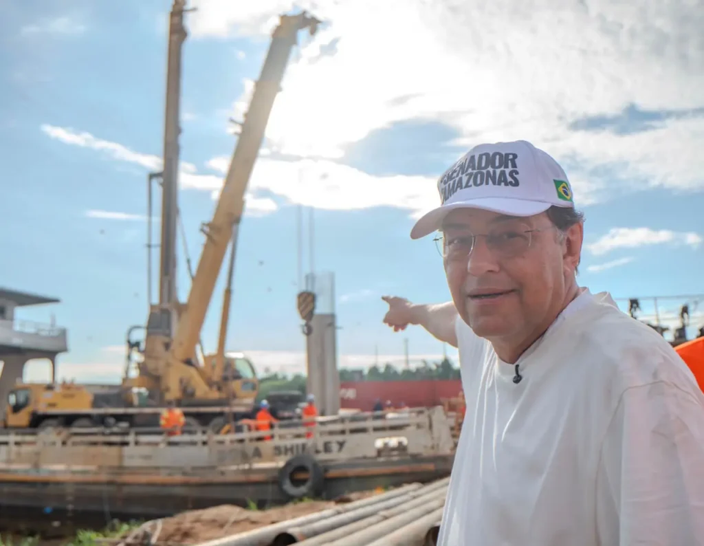 Eduardo Braga comemora decisão que libera obras da Ponte do Abial
