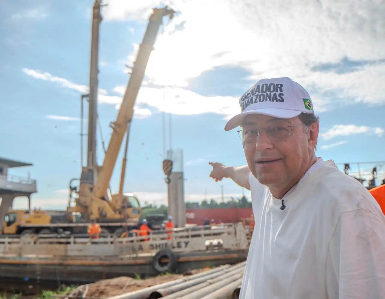 Eduardo Braga comemora decisão que libera obras da Ponte do Abial