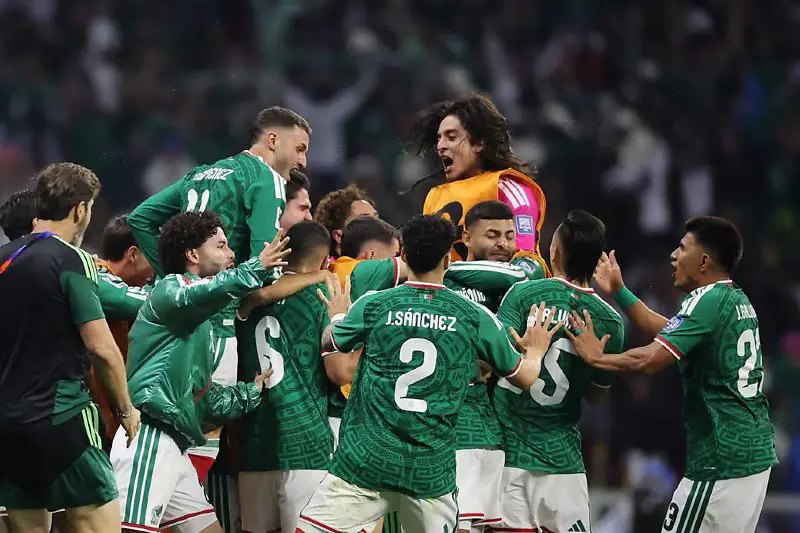 México vence o Equador e garante vaga nas oitavas da Copa