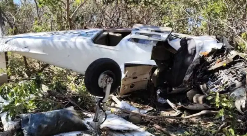 Tragédia no ar: acidente aéreo deixa dois mortos em vídeo chocante