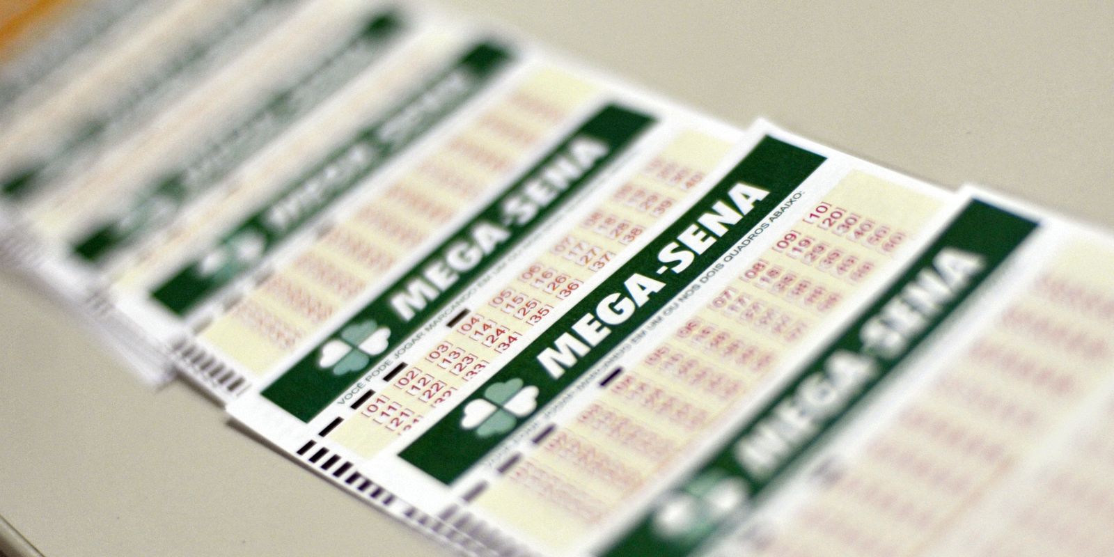 Mega-Sena acumula e próximo sorteio pode pagar R$ 42 milhões!
